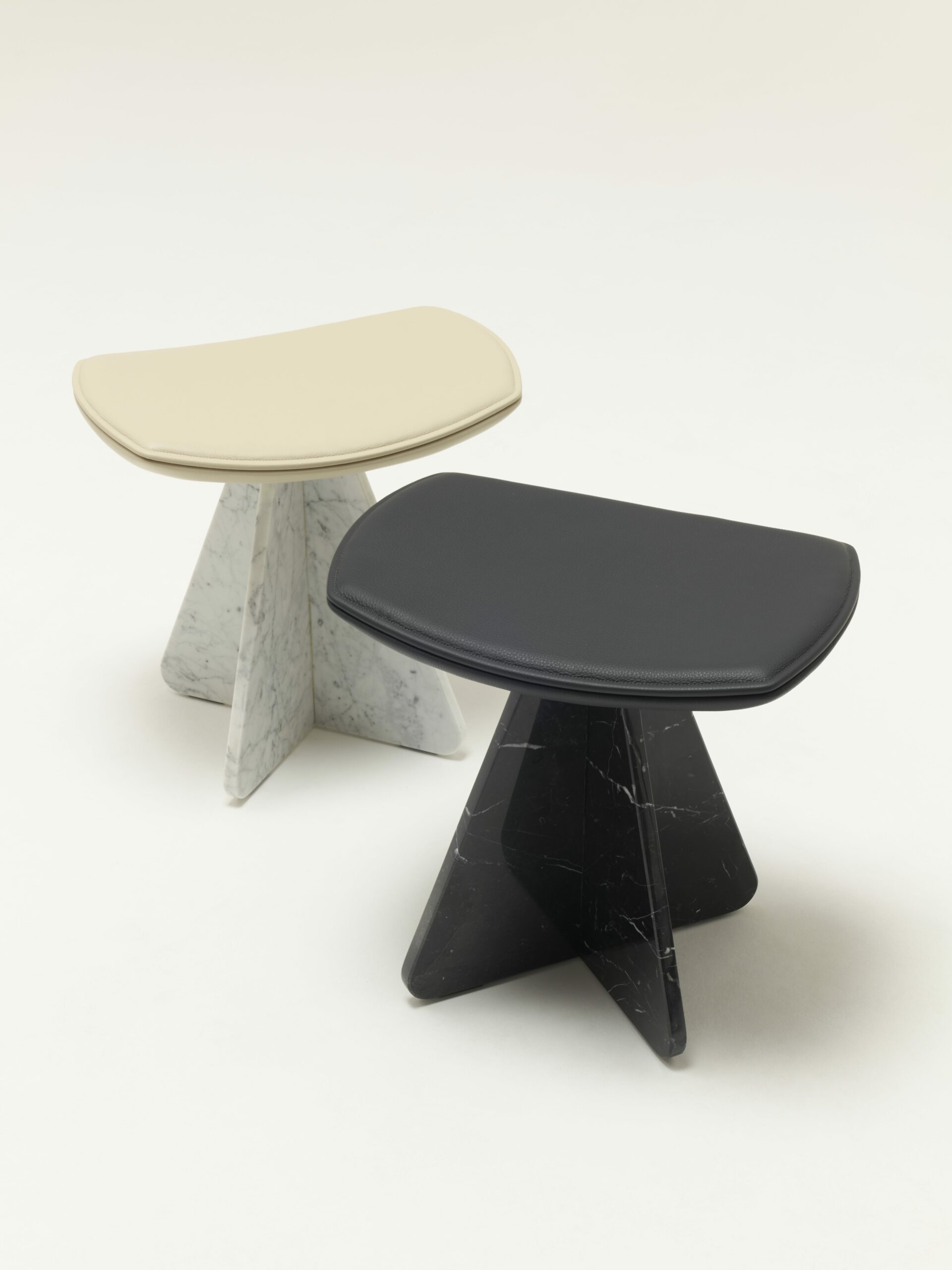 CP-2024-WAN-stool-carrara-marquina-C.Delcourt