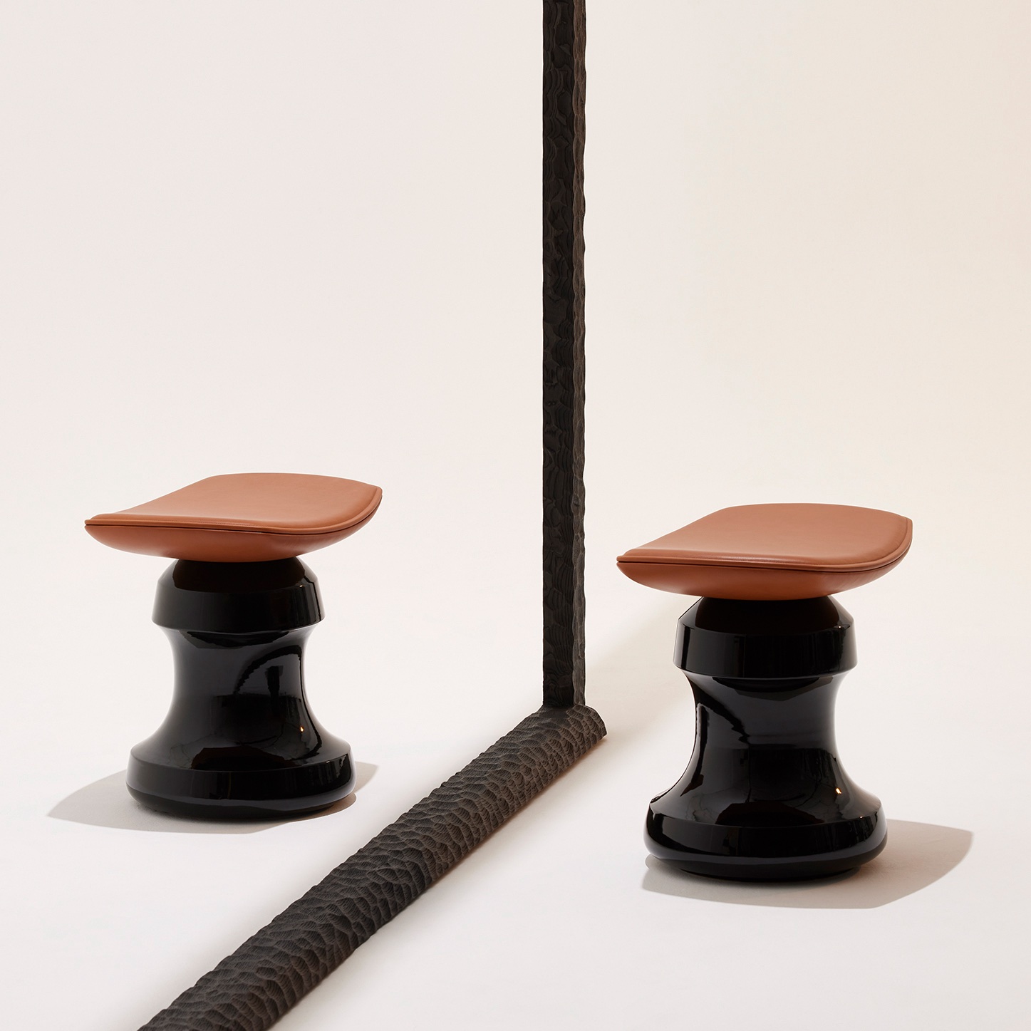ROI-STOOLS-CHRISTOPHE-DELCOURT-Collection_Particuliere