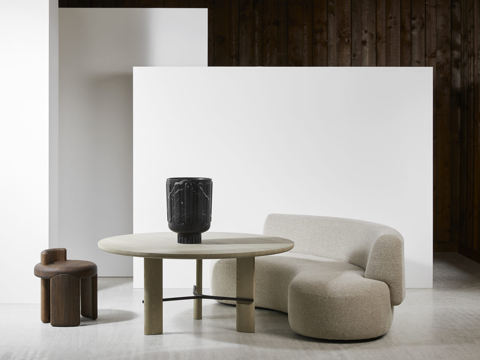 KAFA-stool-Luca-Erba-HUB_dining-table-LEK-sofa-Christophe-Delcourt ...