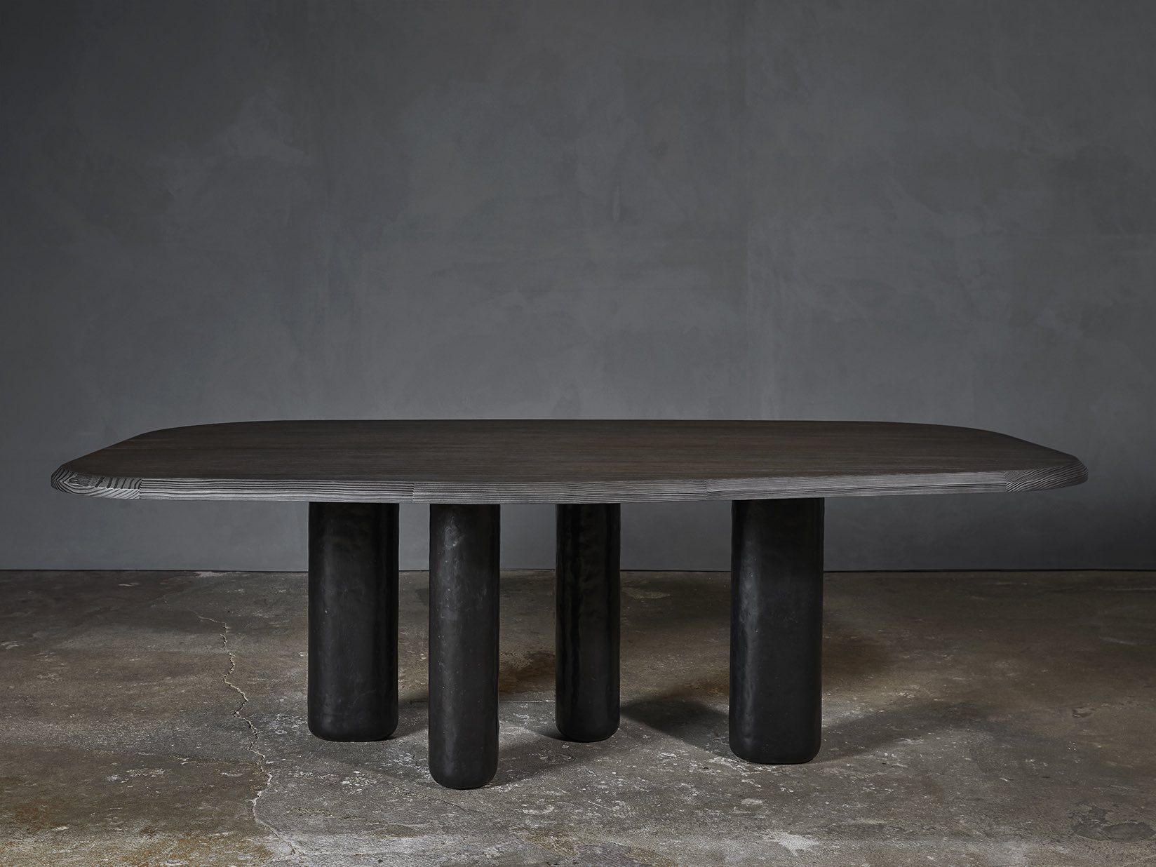 ROUGH-dining-table-bronze-Samuel-Accoceberry-Collection_Particuliere