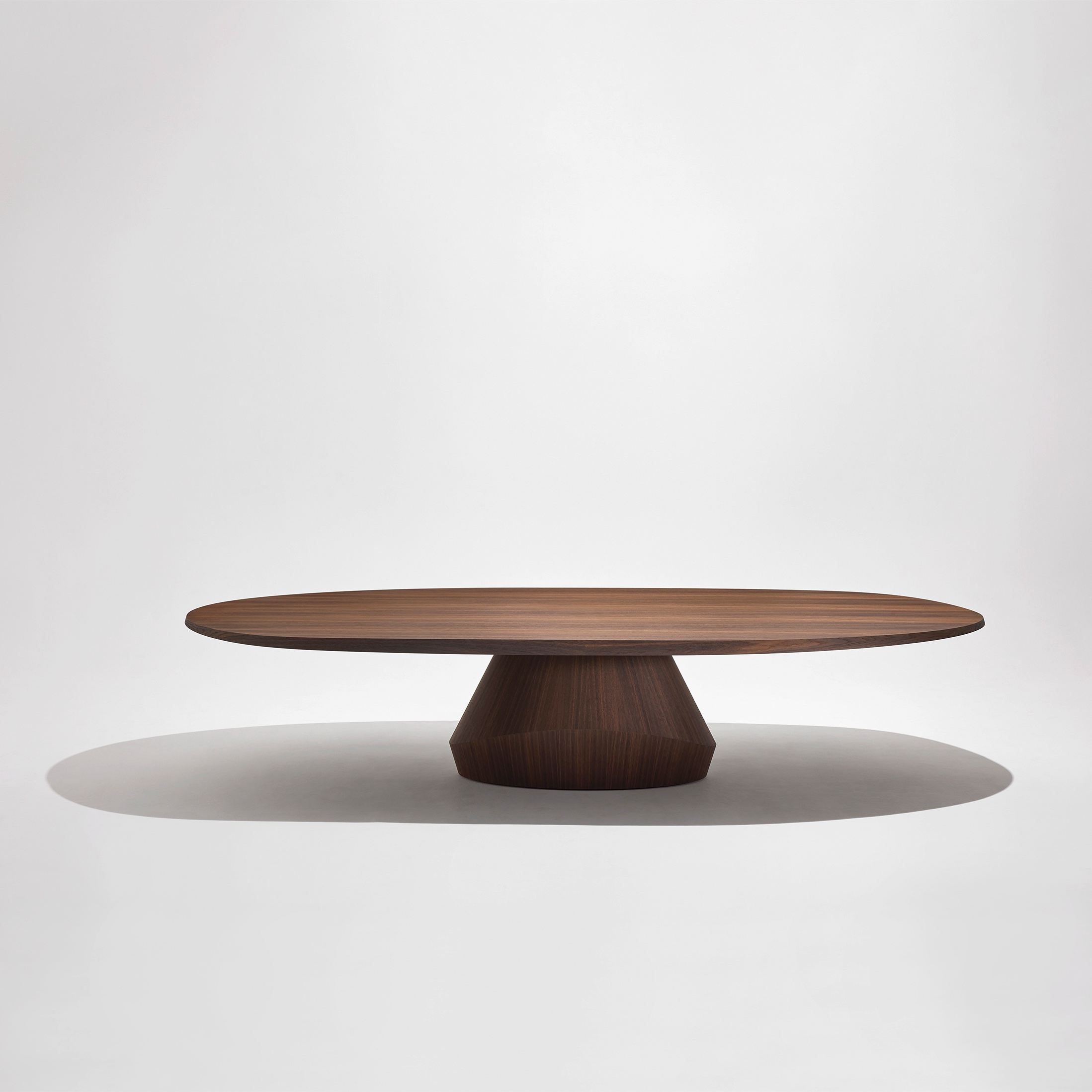 YAB-DINING-TABLE-YABU-PUSHELBERG_Collection_Particuliere