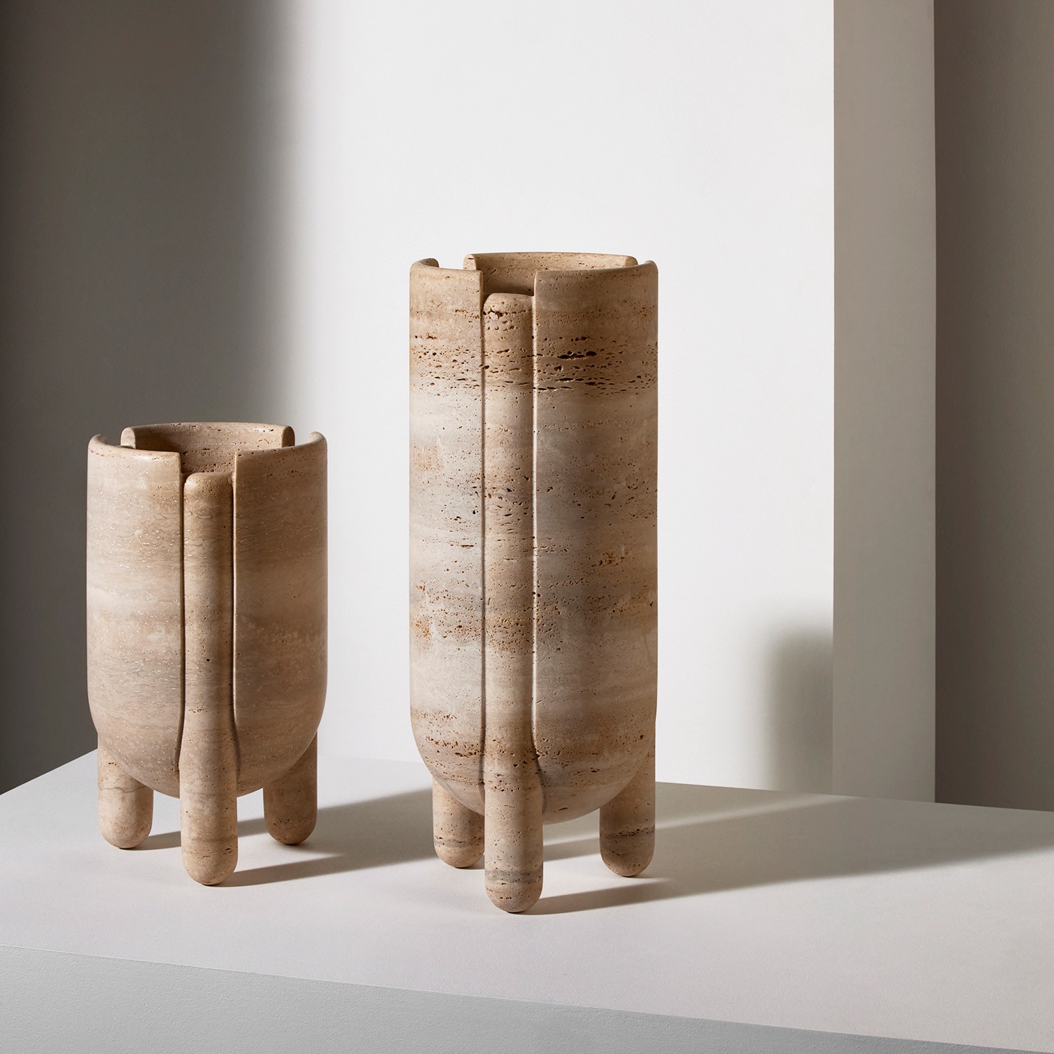 HAN_vases-travertine_Luca-Erba-Collection-Particuliere