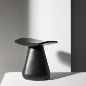 DAM-stool-matt-black-ceramic-christophe-delcourt-Collection-Particuliere