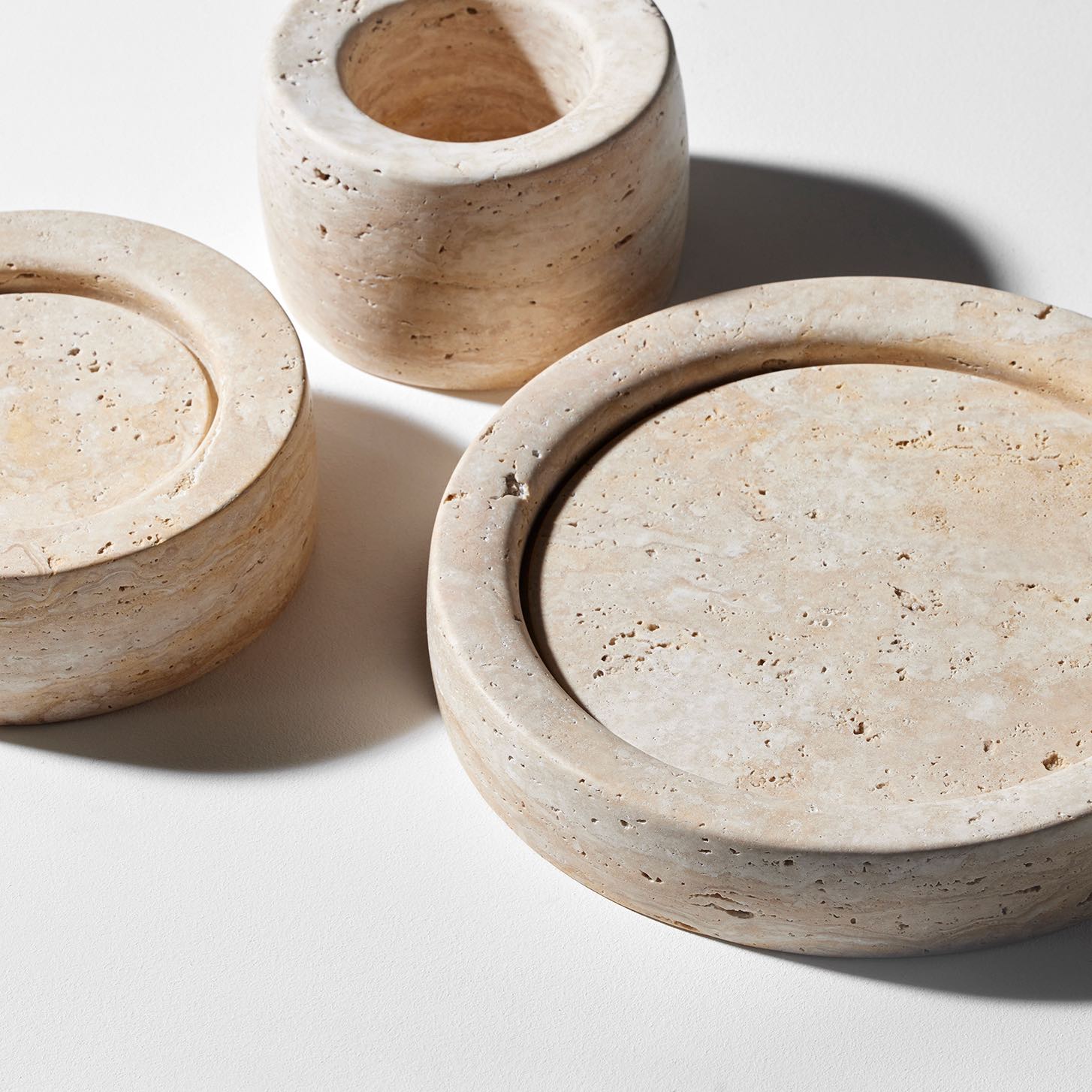 BOL-BOWL-TRAYS-TRAVERTINE-Mathieu-Delacroix_COLLECTION_PARTICULIERE