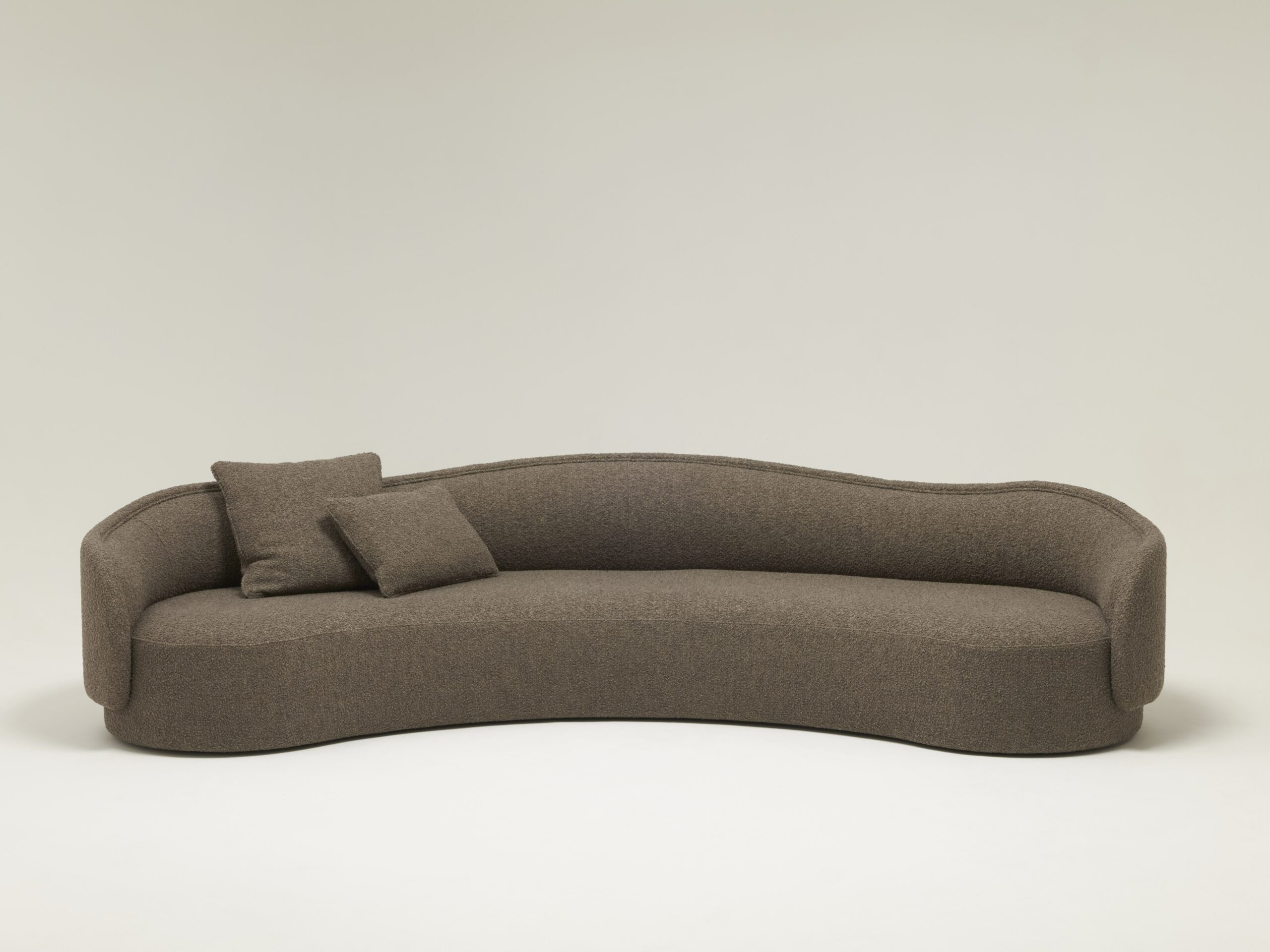 CP-2024-PIA-curved-sofa-C.Delcourt