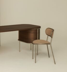 CP2025-JEF_desk-walnut-design-C-Delcourt
