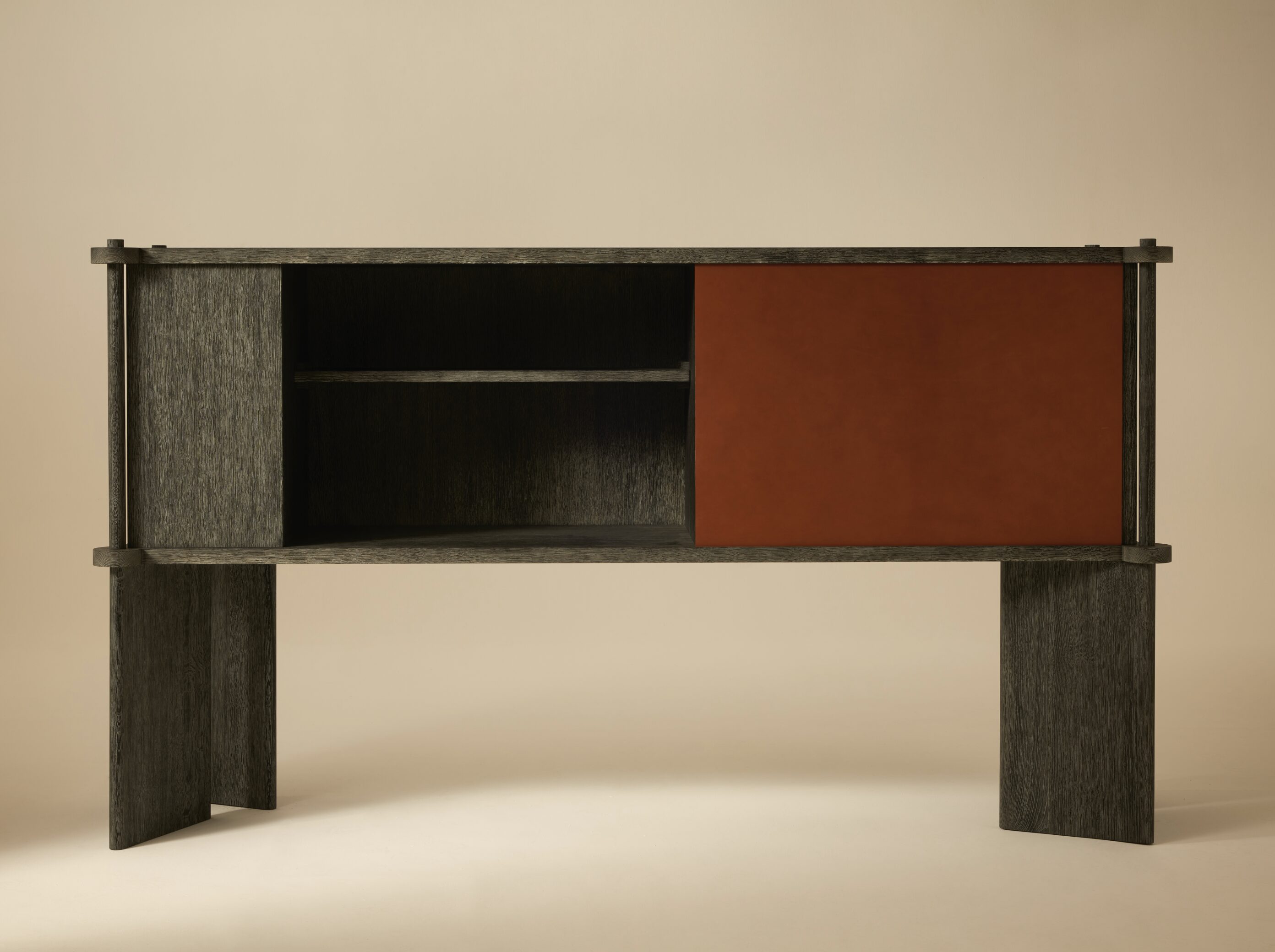 JIA-secretary-desk-C-Declourt-Pic-G-Alexandre4