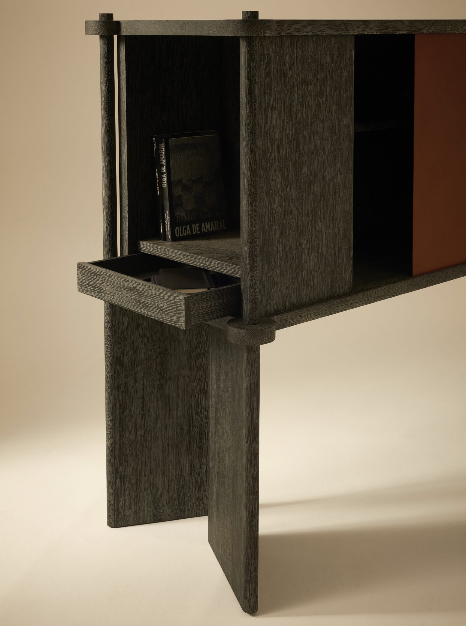 JIA-secretary-desk-C-Declourt-Pic-G-Alexandre4